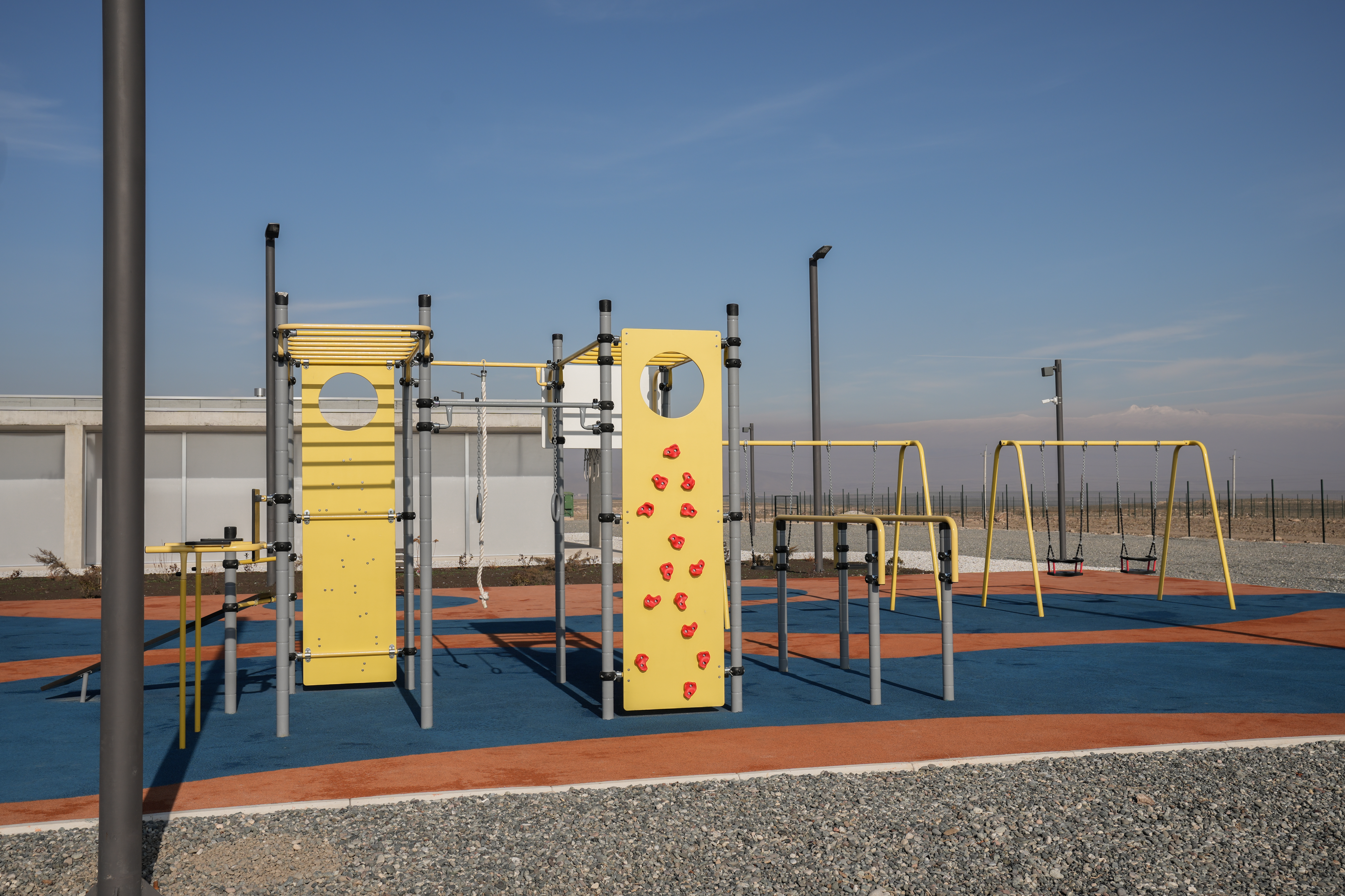 ԿՈԱՖ սմարթ կենտրոնի լուսավոր խաղահրապարակը